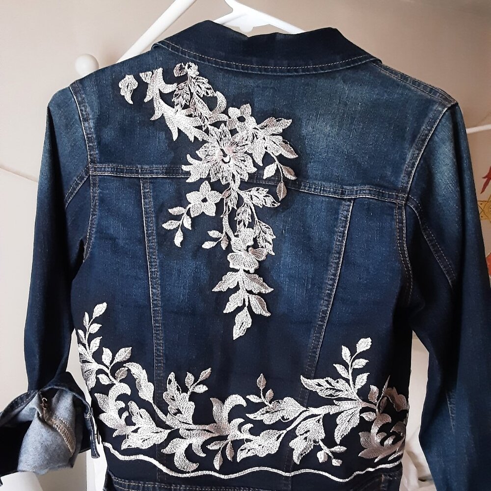 Women’s jean jacket with silver floral lace - Picture 2 of 2